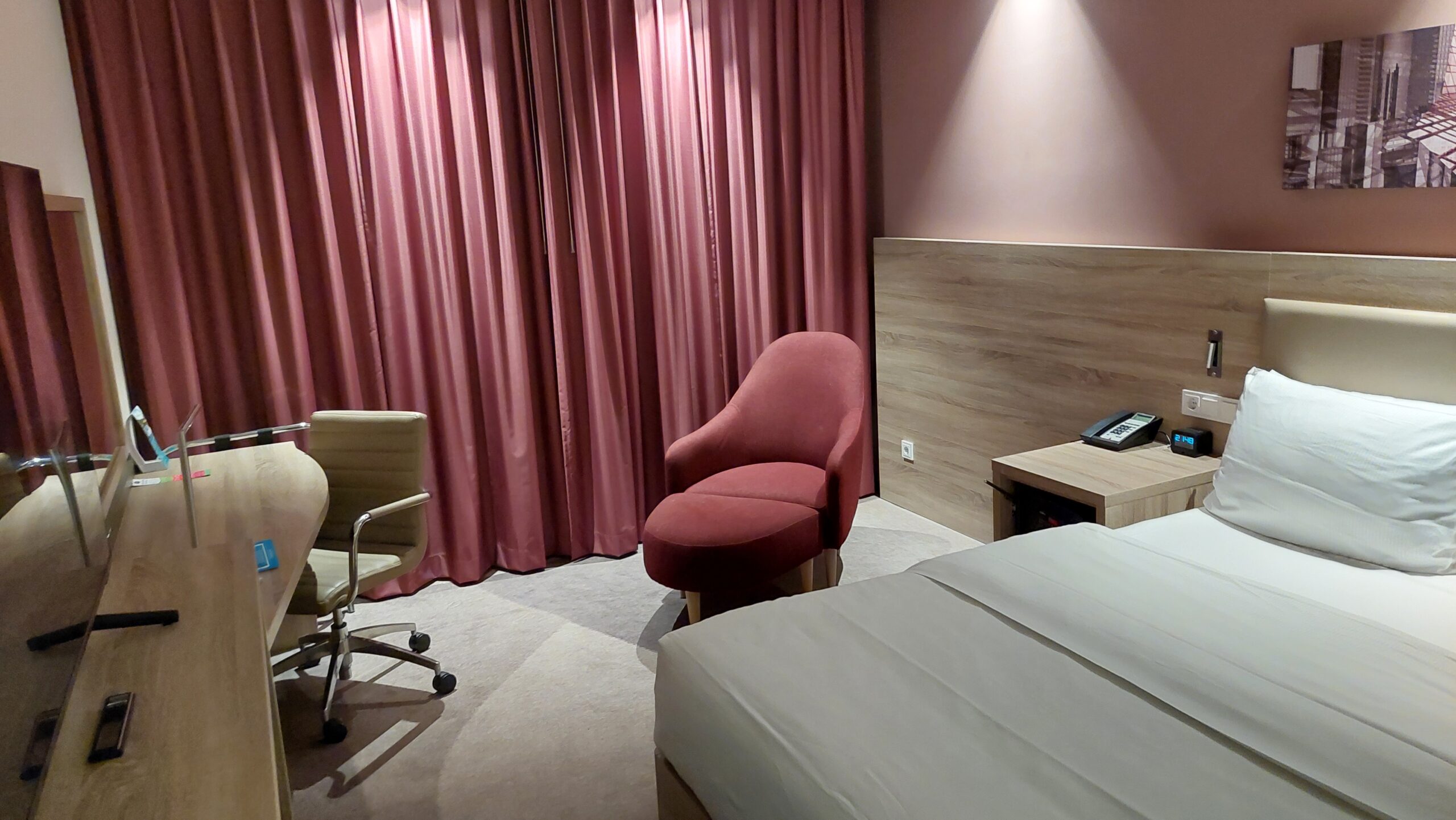 Read more about the article Hampton by Hilton Frankfurt City Centre East Review